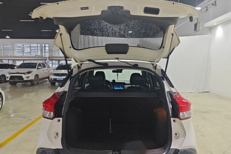 Used Nissan Kicks 2021 1.5L XV CVT Smart Connect Luxury Edition Trunk