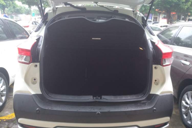 Used Nissan Kicks 2021 1.5L XV CVT Smart Connect Luxury Edition Trunk