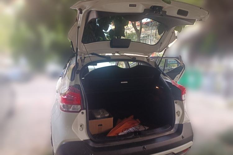 Used Nissan Kicks 2021 1.5L XV CVT Smart Connect Luxury Edition Trunk
