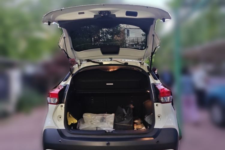 Used Nissan Kicks 2021 1.5L XV CVT Smart Connect Luxury Edition Trunk