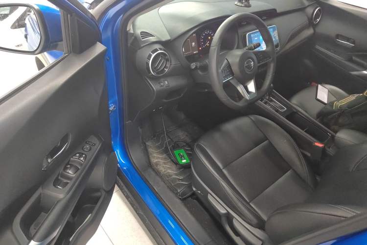 Used Nissan Kicks 2022 1.5L CVT XV Luxury Edition Driver Seat