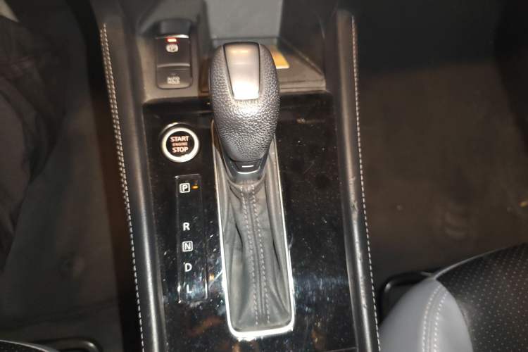 Used Nissan Kicks 2022 1.5L CVT XV TOP Flagship Edition Gear Lever