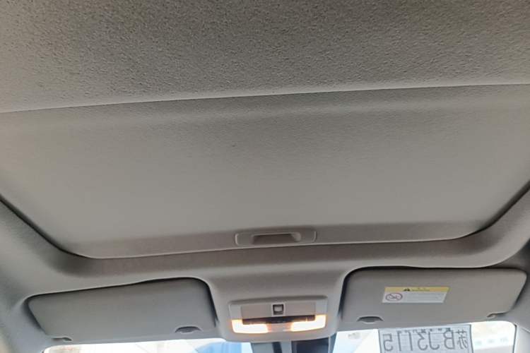Used Nissan Kicks 2022 1.5L CVT XV Luxury Edition Headliner