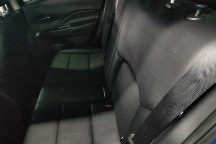 Used Nissan Kicks 2022 1.5L CVT XV Luxury Edition Left Rear Seat