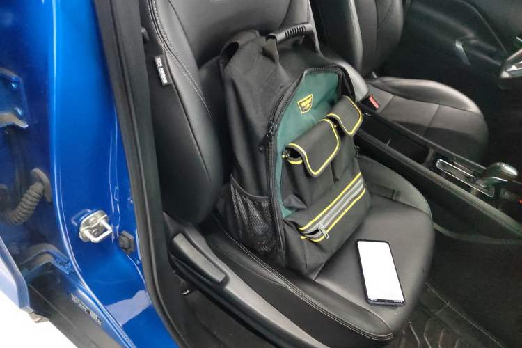Used Nissan Kicks 2022 1.5L CVT XV Luxury Edition Right Front Seat
