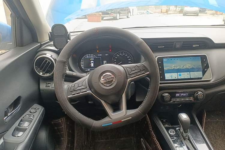 Used Nissan Kicks 2022 1.5L CVT XV Luxury Edition Steering Wheel