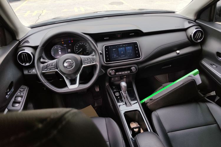 Used Nissan Kicks 2022 1.5L CVT XV Luxury Edition Center Console