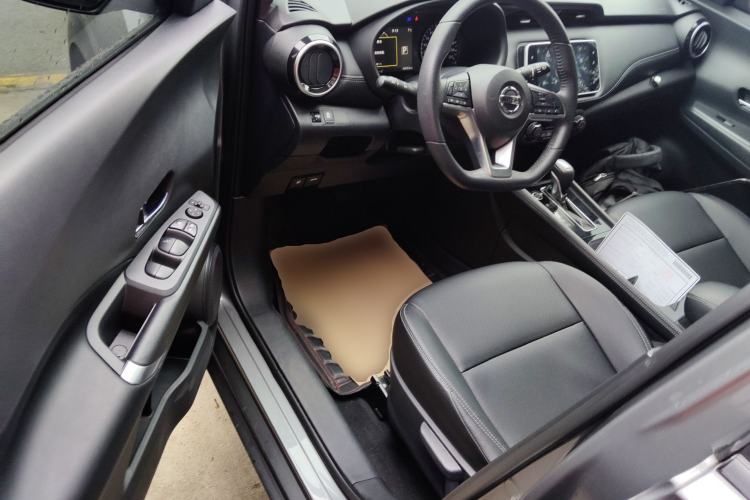 Used Nissan Kicks 2022 1.5L CVT XV Luxury Edition Driver Seat