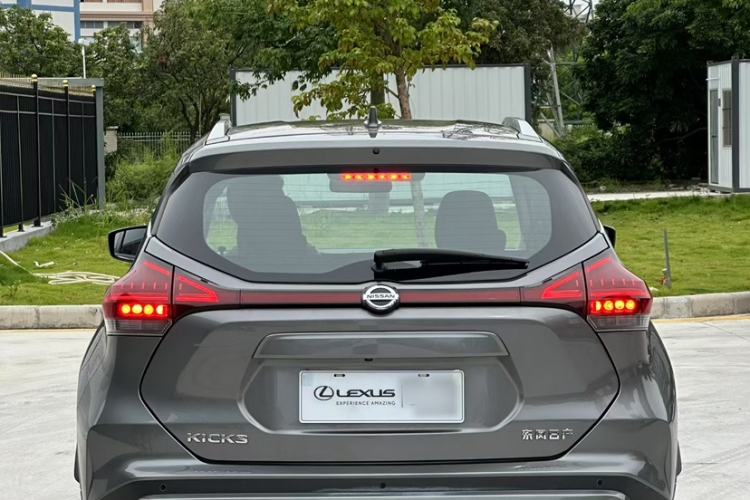 Used Nissan Kicks 2022 1.5L CVT XL Fashion Edition Exterior 4