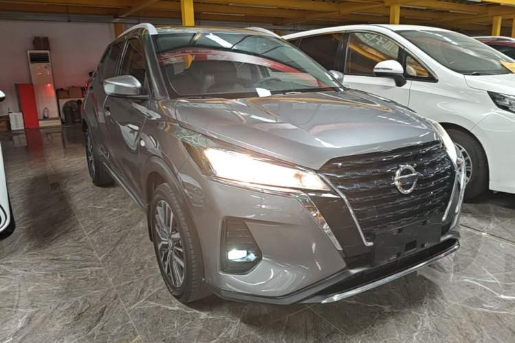 Used Nissan Kicks 2022 1.5L CVT XL Fashion Edition Front Right 45 Deg