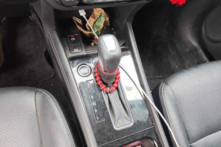 Used Nissan Kicks 2022 1.5L CVT XV Luxury Edition Gear Lever