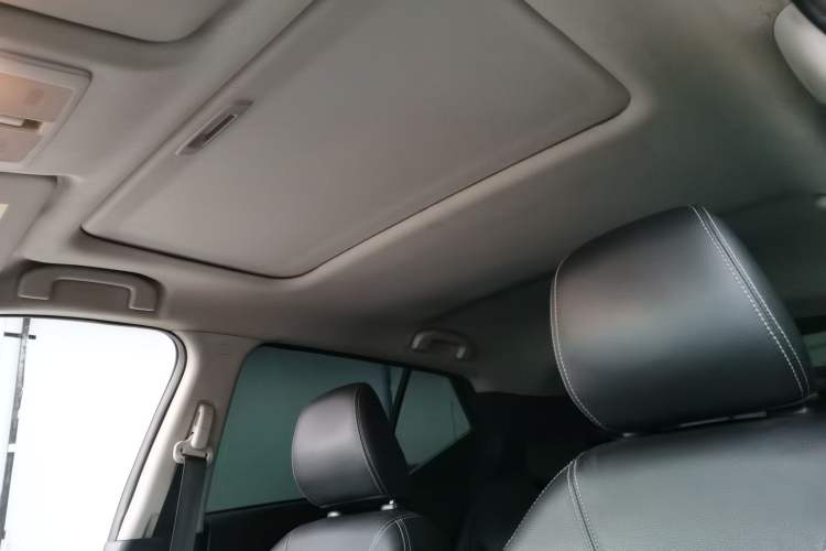 Used Nissan Kicks 2022 1.5L CVT XV Luxury Edition Headliner