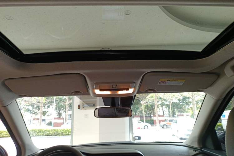 Used Nissan Kicks 2022 1.5L CVT XV Luxury Edition Headliner