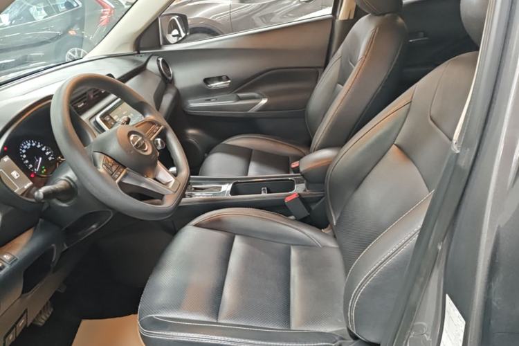 Used Nissan Kicks 2022 1.5L CVT XL Fashion Edition Left Front Seat