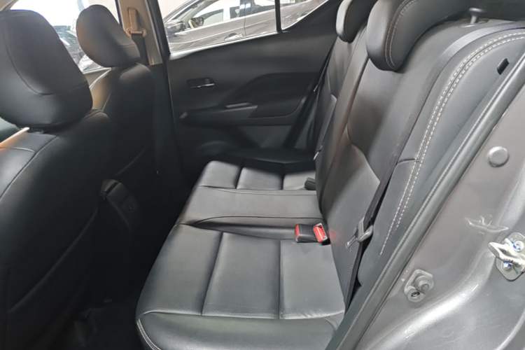 Used Nissan Kicks 2022 1.5L CVT XL Fashion Edition Left Rear Seat