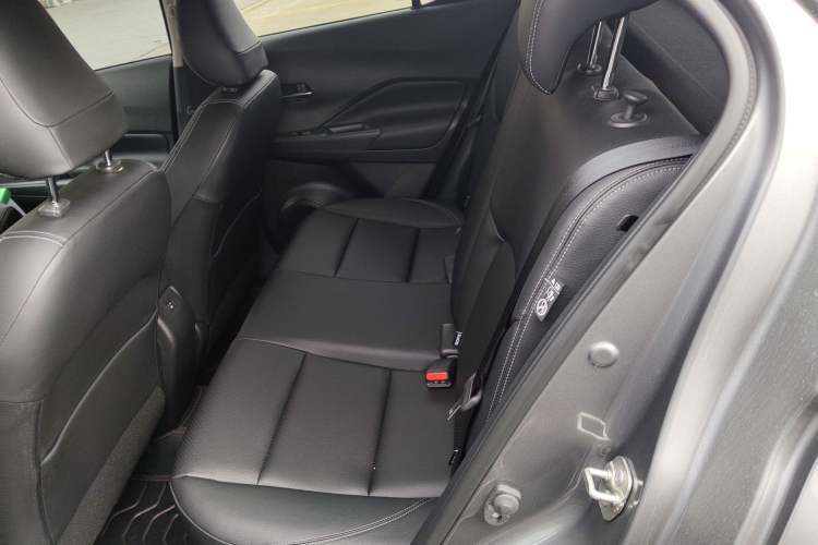 Used Nissan Kicks 2022 1.5L CVT XV Luxury Edition Left Rear Seat