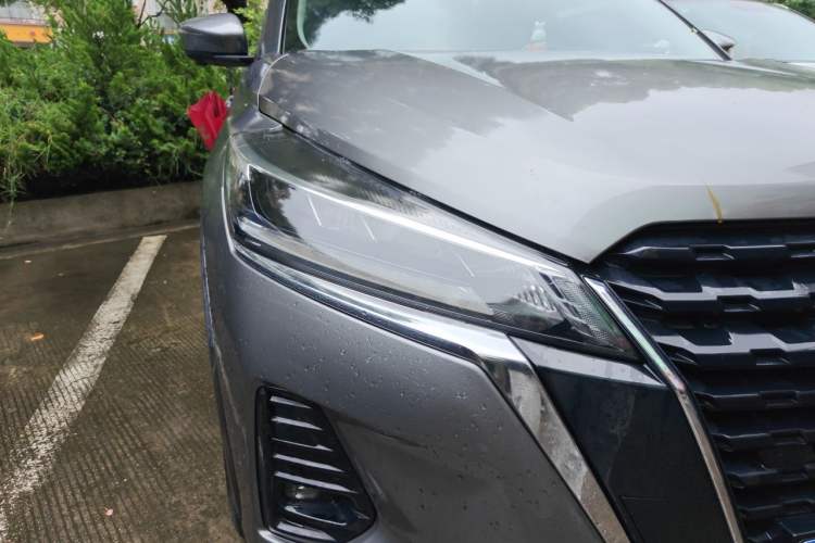 Used Nissan Kicks 2022 1.5L CVT XV Luxury Edition Right Front Headlight