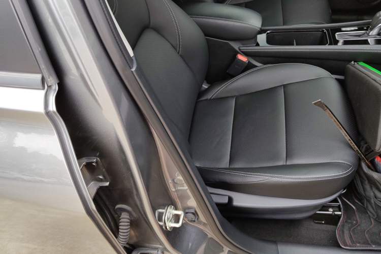 Used Nissan Kicks 2022 1.5L CVT XV Luxury Edition Right Front Seat