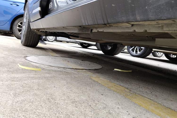 Used Nissan Kicks 2022 1.5L CVT XV Luxury Edition Right Side Sill