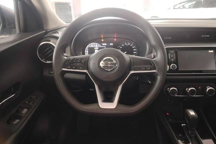 Used Nissan Kicks 2022 1.5L CVT XL Fashion Edition Steering Wheel