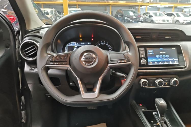 Used Nissan Kicks 2022 1.5L CVT XL Fashion Edition Steering Wheel