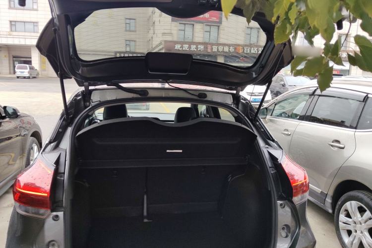 Used Nissan Kicks 2022 1.5L CVT XV Luxury Edition Trunk