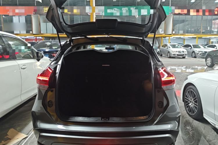 Used Nissan Kicks 2022 1.5L CVT XL Fashion Edition Trunk