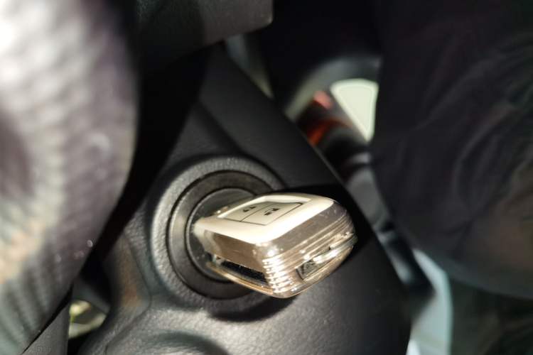 Used Nissan Kicks 2022 1.5L CVT XL Fashion Edition Interior 1