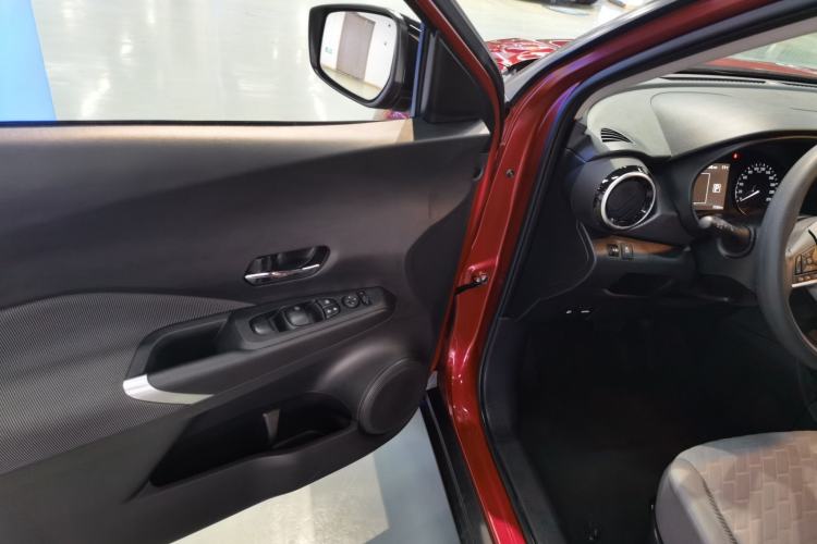 Used Nissan Kicks 2022 1.5L CVT XL Fashion Edition Interior 3