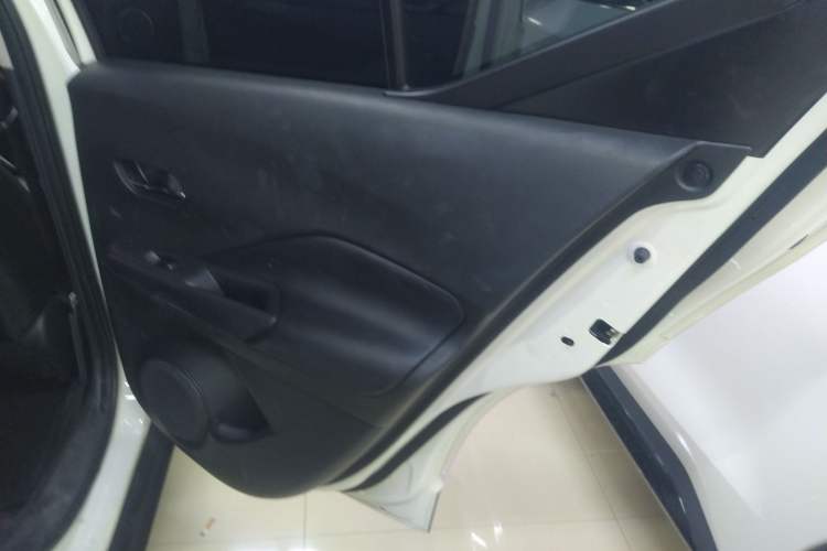 Used Nissan Kicks 2022 1.5L CVT XV Luxury Edition Interior 6