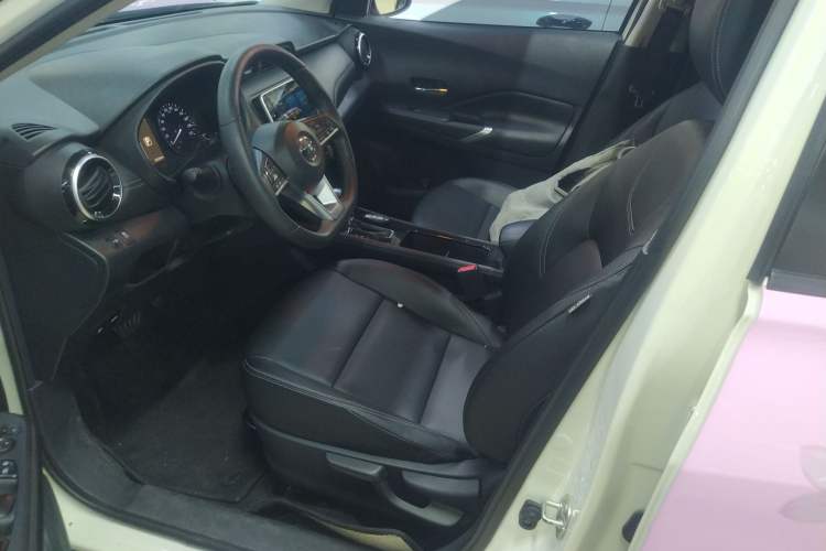 Used Nissan Kicks 2022 1.5L CVT XV Luxury Edition Left Front Seat
