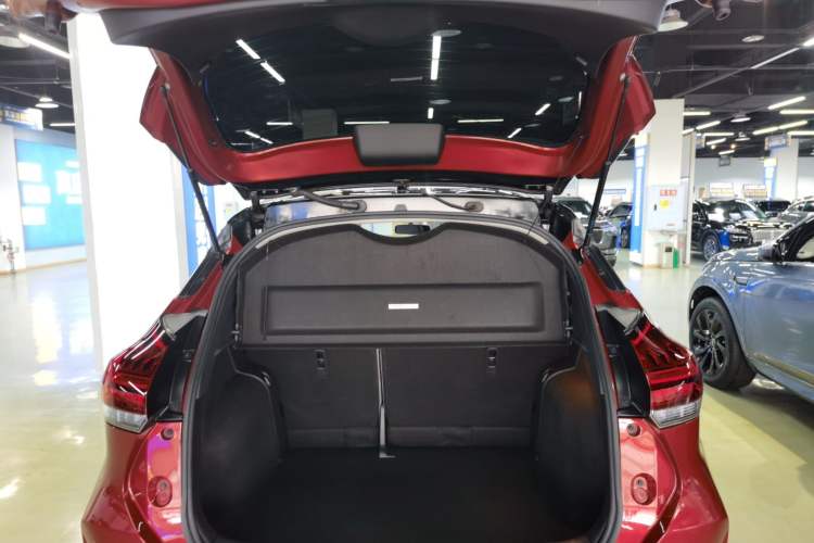 Used Nissan Kicks 2022 1.5L CVT XL Fashion Edition Trunk