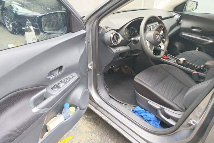 Used Nissan Kicks 2022 1.5L CVT XL Fashion Edition Driver Seat