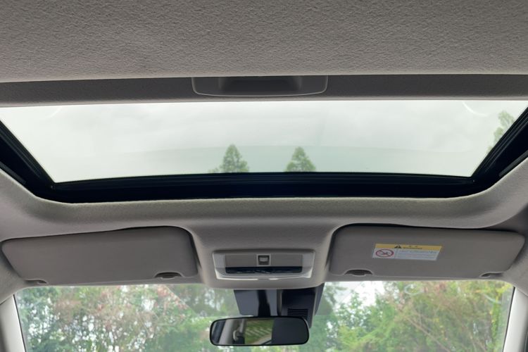 Used Nissan Kicks 2022 1.5L CVT XV Luxury Edition Headliner