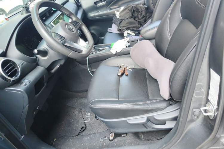 Used Nissan Kicks 2022 1.5L CVT XV Luxury Edition Left Front Seat