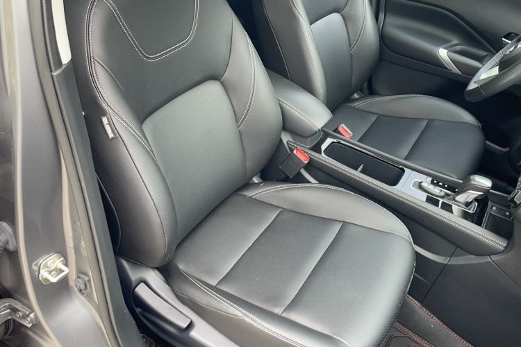 Used Nissan Kicks 2022 1.5L CVT XV Luxury Edition Right Front Seat