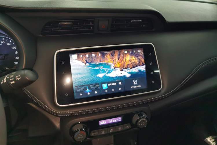 Used Nissan Kicks 2022 1.5L CVT XV Luxury Edition Audio And AC Panel
