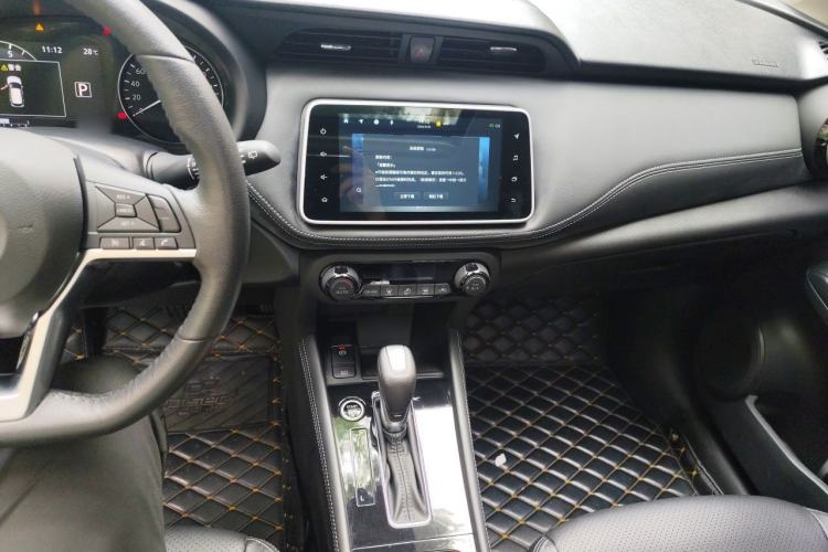 Used Nissan Kicks 2022 1.5L CVT XV Luxury Edition Audio And AC Panel