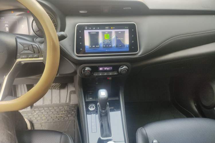 Used Nissan Kicks 2022 1.5L CVT XV Luxury Edition Audio And AC Panel