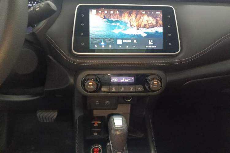 Used Nissan Kicks 2022 1.5L CVT XV Luxury Edition Audio And AC Panel