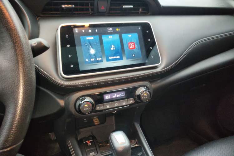 Used Nissan Kicks 2022 1.5L CVT XV Luxury Edition Audio And AC Panel