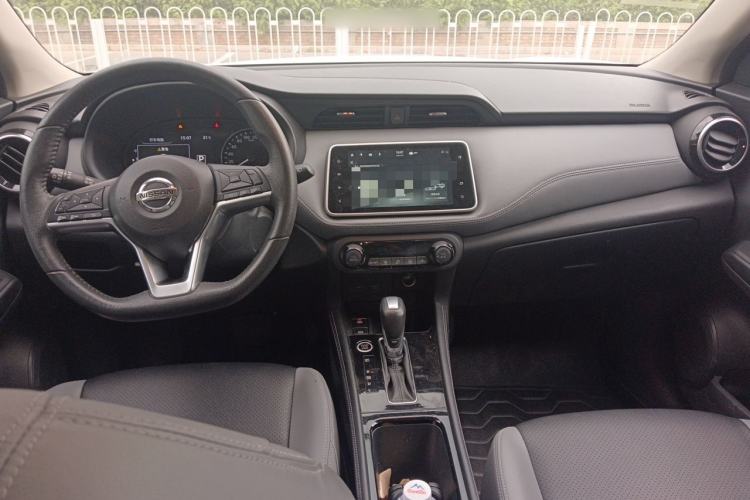 Used Nissan Kicks 2022 1.5L CVT XV Luxury Edition Center Console