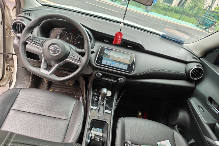 Used Nissan Kicks 2022 1.5L CVT XV Luxury Edition Center Console