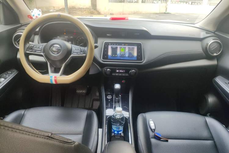 Used Nissan Kicks 2022 1.5L CVT XV Luxury Edition Center Console