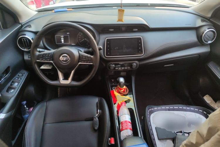 Used Nissan Kicks 2022 1.5L CVT XV Luxury Edition Center Console