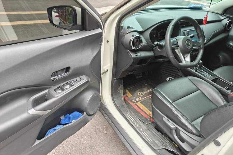 Used Nissan Kicks 2022 1.5L CVT XV Luxury Edition Driver Seat