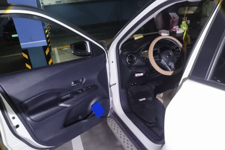 Used Nissan Kicks 2022 1.5L CVT XV Luxury Edition Driver Seat