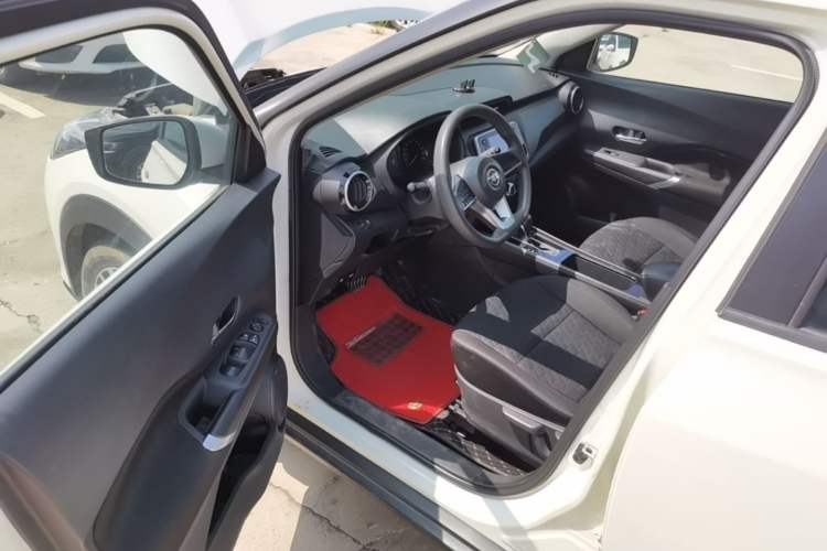 Used Nissan Kicks 2022 1.5L CVT XL Fashion Edition Driver Seat