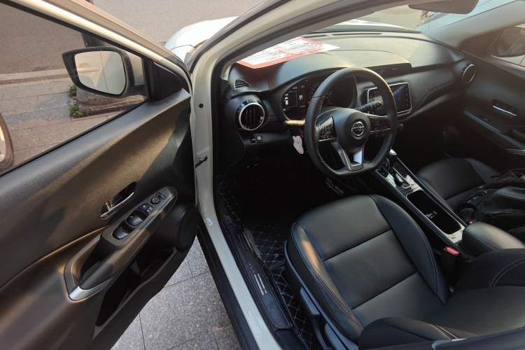 Used Nissan Kicks 2022 1.5L CVT XV Luxury Edition Driver Seat