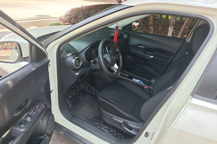 Used Nissan Kicks 2022 1.5L CVT XL Fashion Edition Driver Seat
